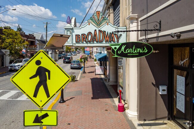 Shops and restaurants on Broadway in Pitman are perfect for date nights or nights out.