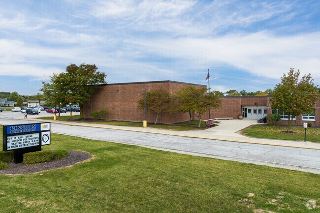 Neighborhood kids can attend FWCS Lincoln Elementary.