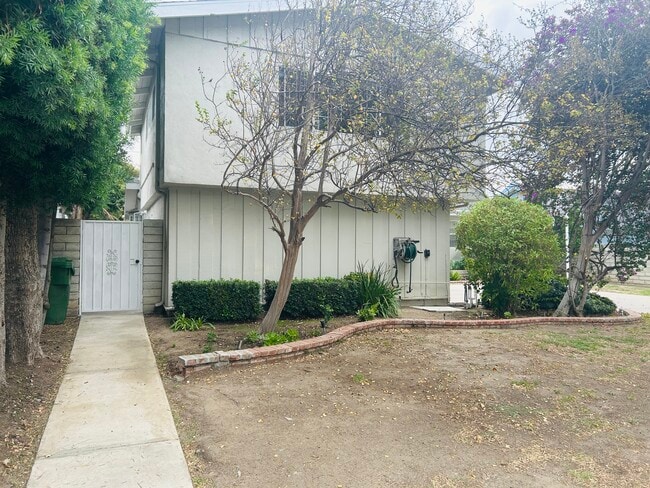 11552 Ruffner Ave unit Second Floor, Granada Hills, CA 91344 - photo 2