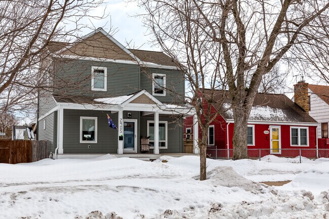 Bronx Park has a mix of older and new homes throughout the neighborhood.