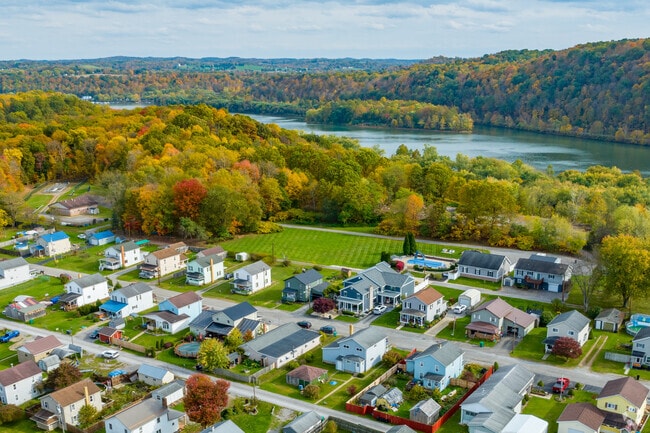 Residents can step outside and enjoy the incredible views of the Allegheny River.