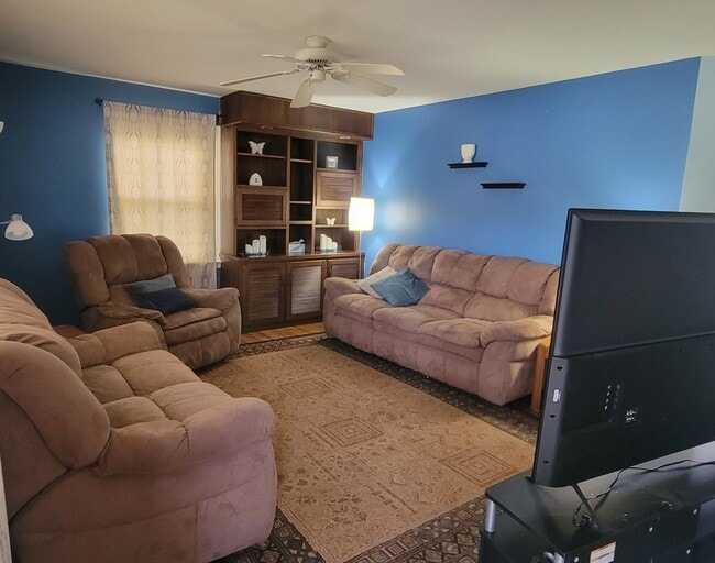 4010 7th Ave, Temple, PA 19560 - photo 2