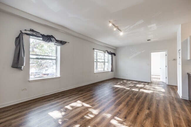 1542 W Glenlake Ave unit 2, Chicago, IL 60660 - photo 5