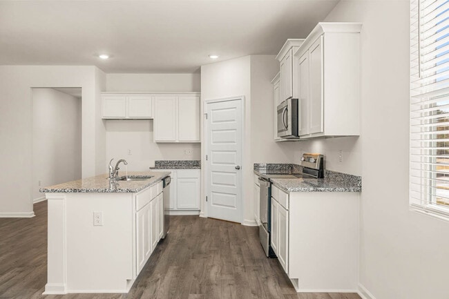 108 Oakchase Park Ln unit 36197530, Hampton, GA 30228 - photo 6