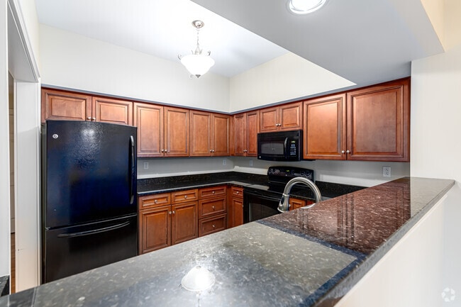 2BR, 1BA - Kitchen