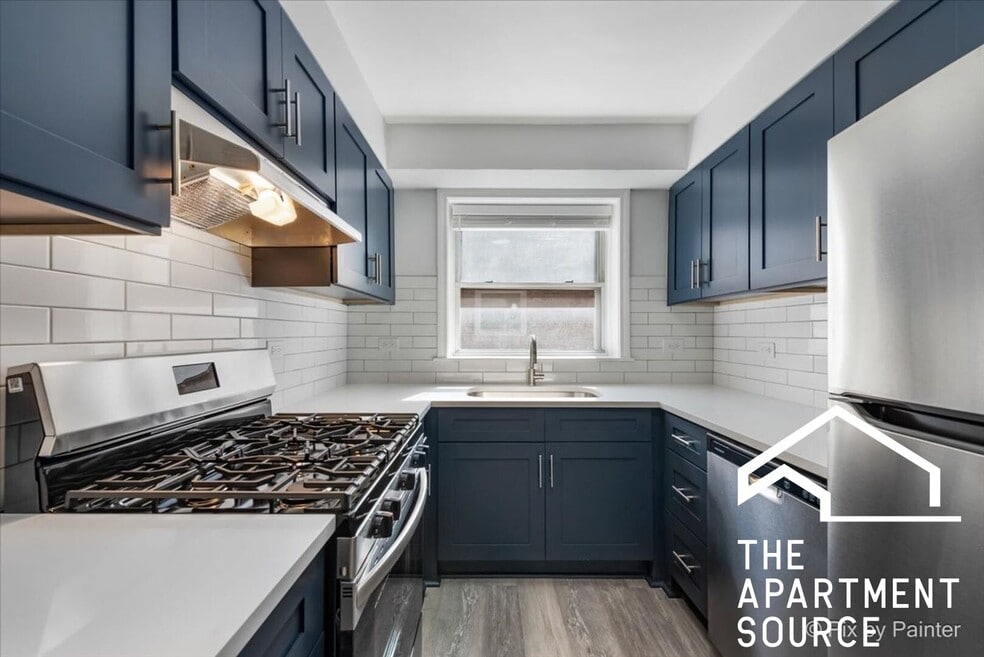 2711 W Berwyn Ave unit 1, Chicago, IL 60625 - photo 1