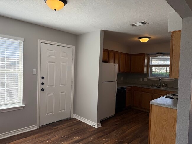 1802 Sara Dr, College Station, TX 77845 - photo 4