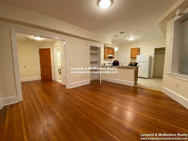 878 Massachusetts Ave unit 34, Cambridge, MA 02139 - photo 2