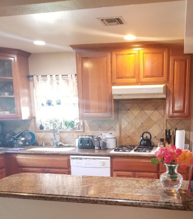 2000 Trudie Dr, Rancho Palos Verdes, CA 90275 - photo 7