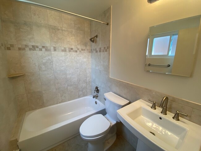 Clarendon Court Apartments, Arlington, VA 22201 - photo 6