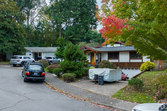 Split level and ranch homes climb up Erikson St in Hallinan.