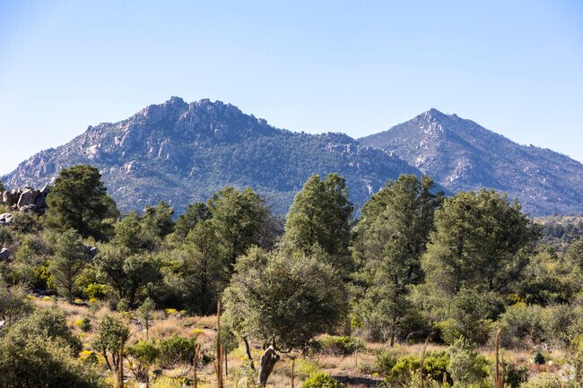 Scenic views are abundant in Peeples Valley.