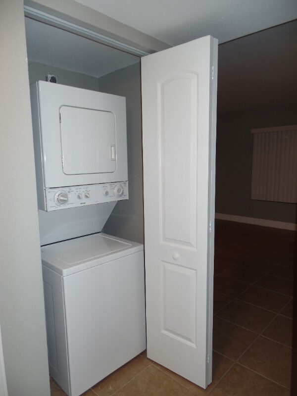 2405 NW 33rd St unit 1209, Oakland Park, FL 33309 - photo 3