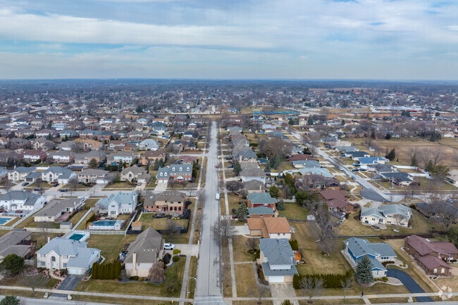 Nestled in the southern part of Orland Park lies the charming neighborhood of Silver Lake South.