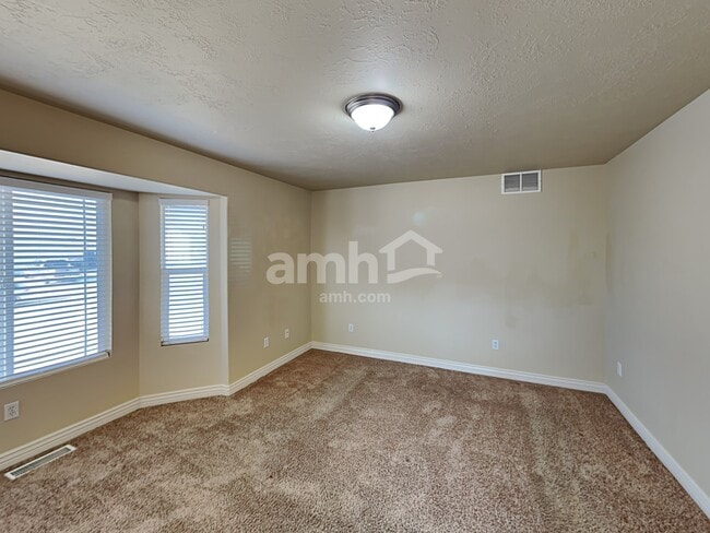 96 N 1660 W, Clearfield, UT 84015 - photo 5