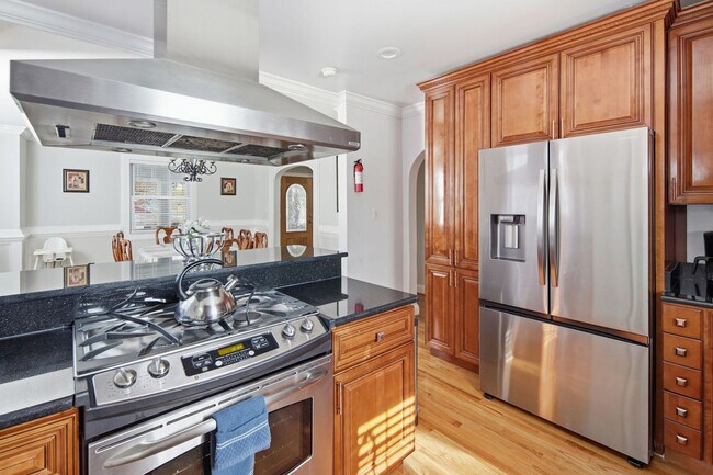 1304 Van Buren St NW unit ID1353787P, Washington, DC 20012 - photo 5