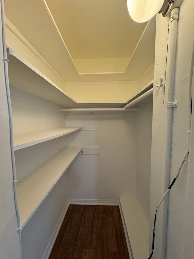 Hayworth Courtyard Apartments – West Hollywood Living, Los Angeles, CA 90046 - photo 4