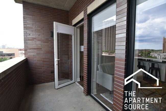 3833 N Broadway St unit 613, Chicago, IL 60613 - photo 5