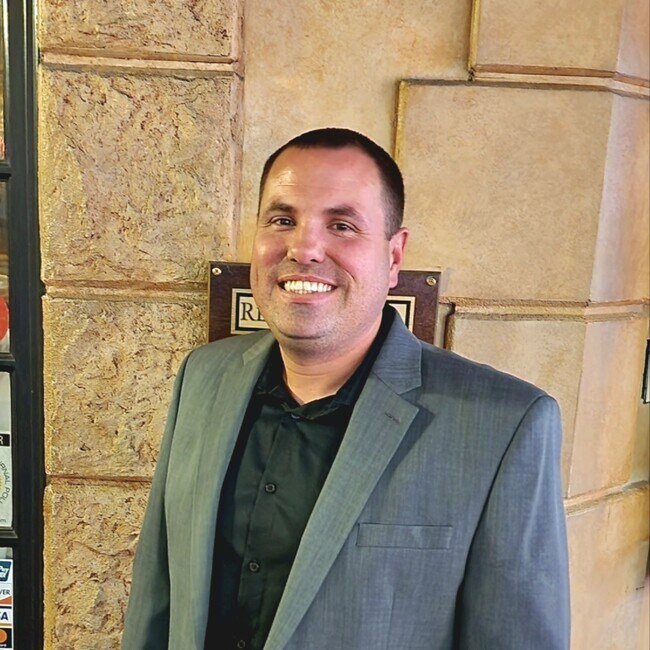 Agent Photo
