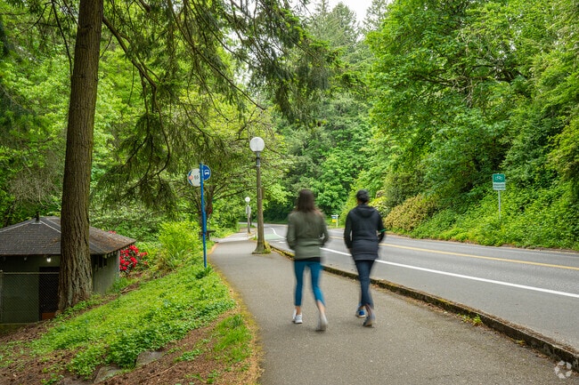 Residents in Council Crest can walk or catch a TriMet bus throughout the neighborhood.