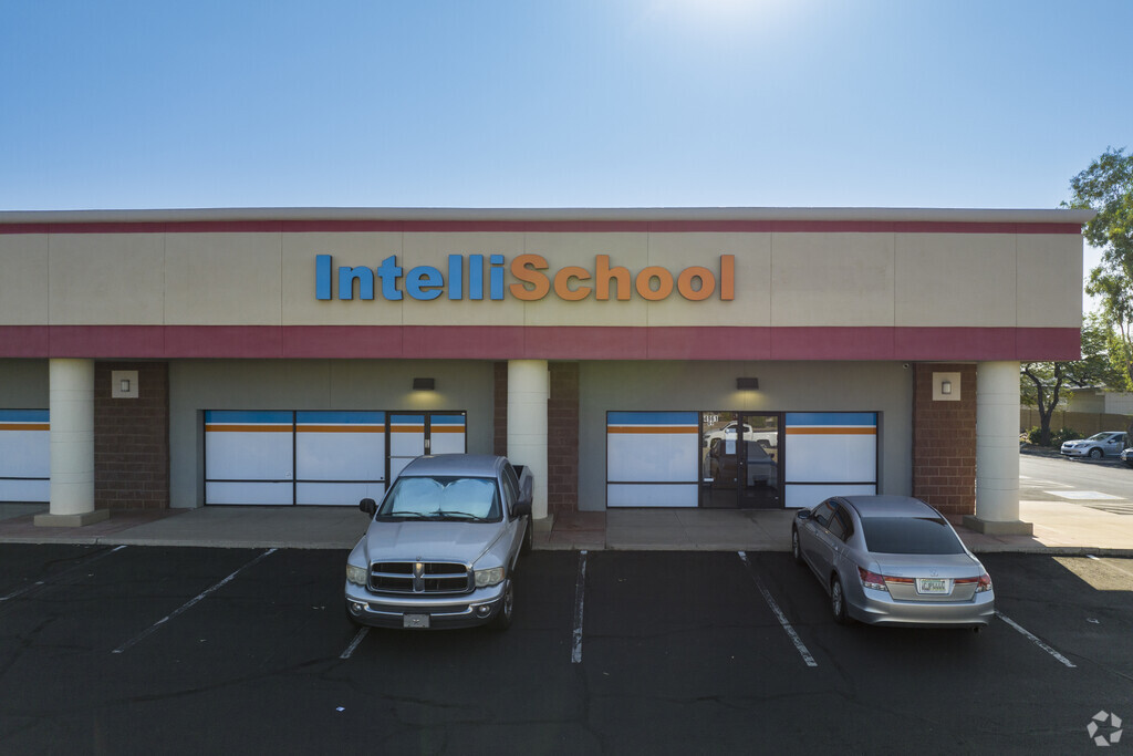 Intelli-School is a non-profit, accredited public charter high school in Glendale.
