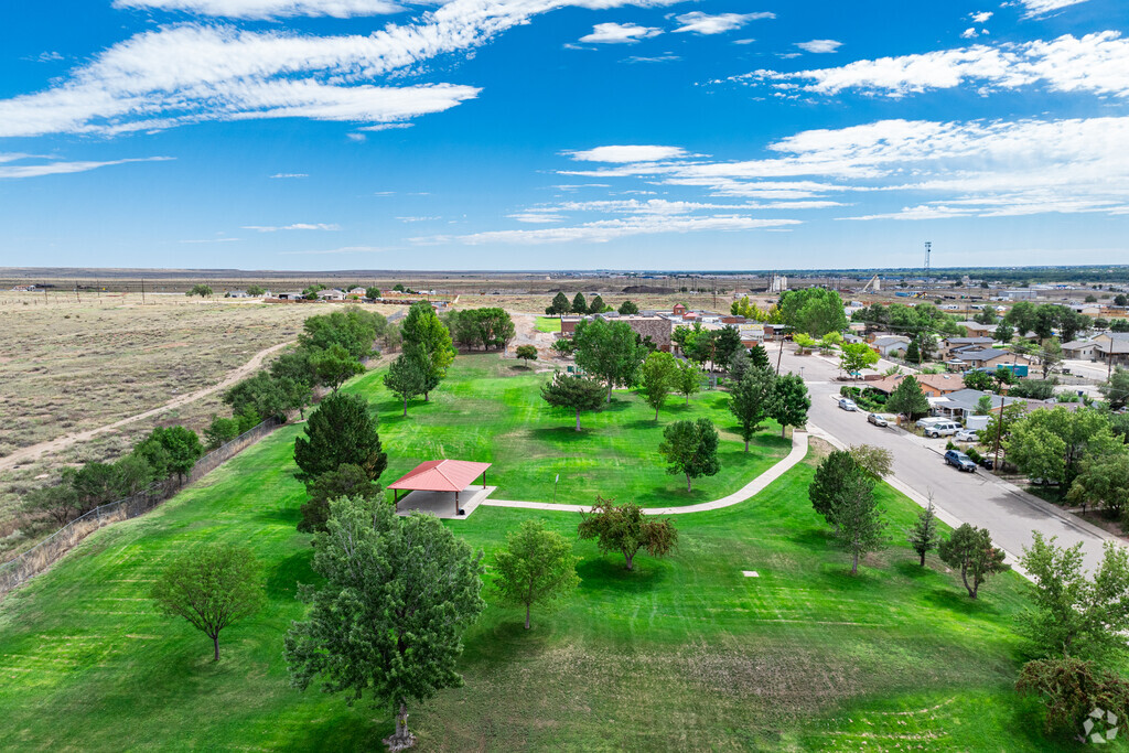 Avondale Elementary School is located next to a park.