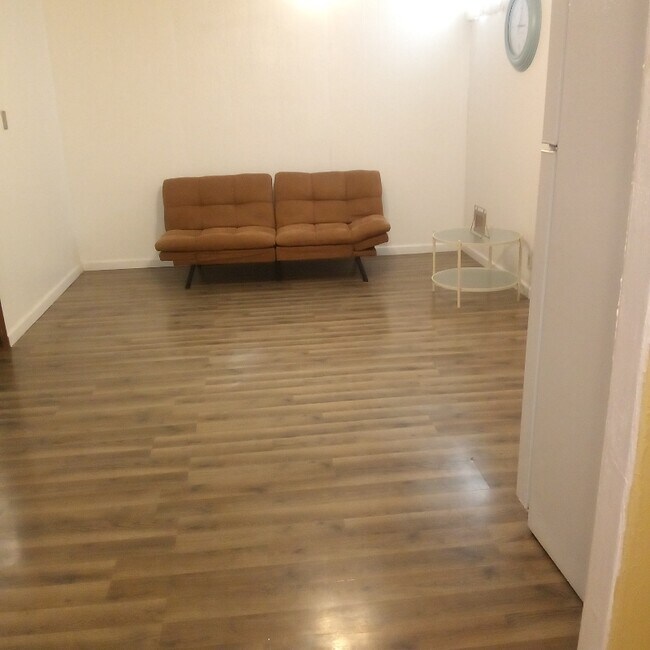 1504 10th Ave, Dodge City, KS 67801 - photo 4