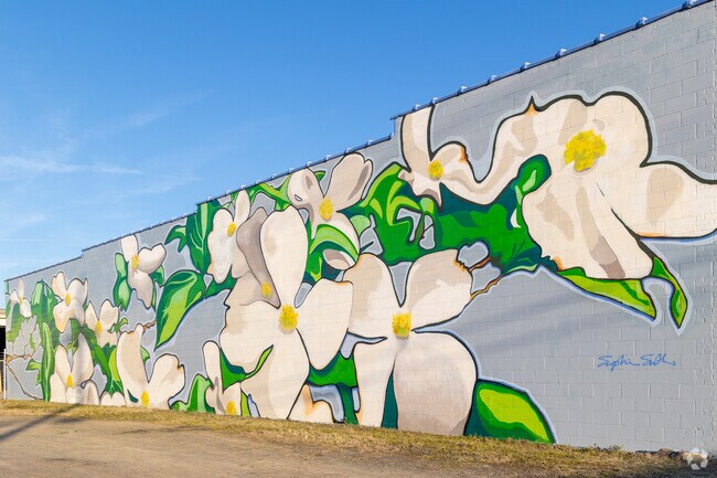 Clinton can boast that it has the longest Dogwood mural in the state of North Carolina.