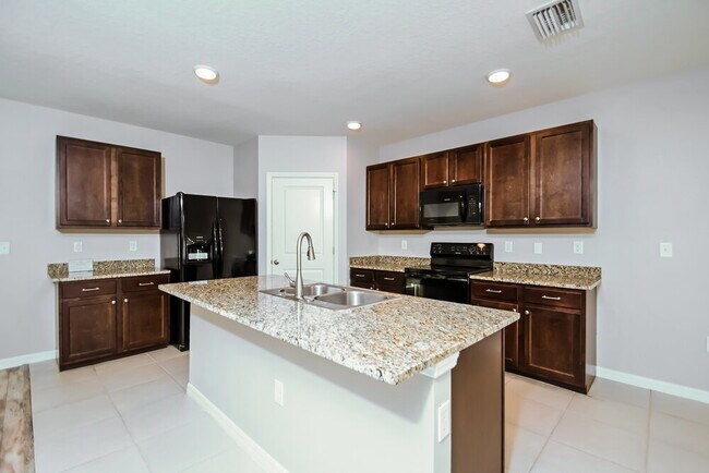 8206 Harwich Port Ln, Gibsonton, FL 33534 - photo 7