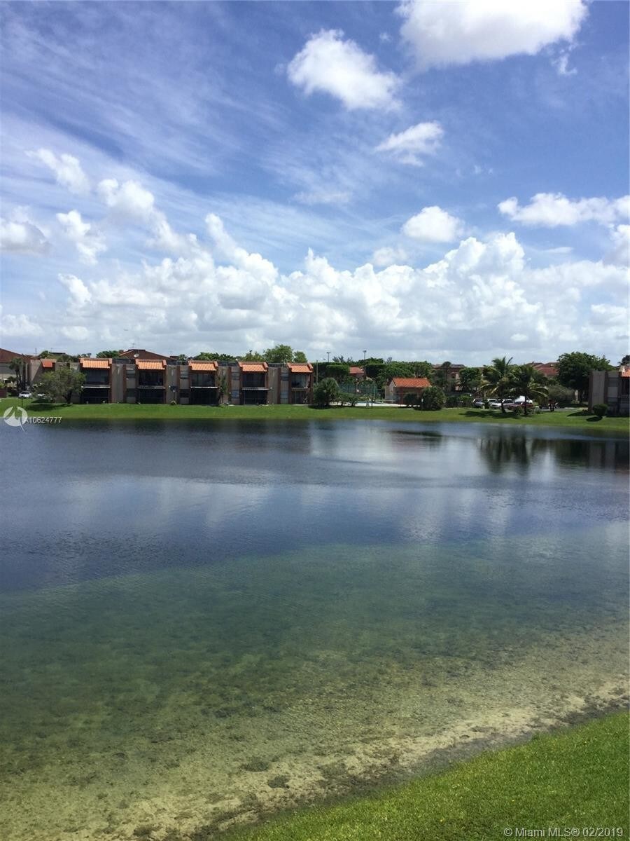 500 W Park Dr, Miami, FL 33172 - photo 1