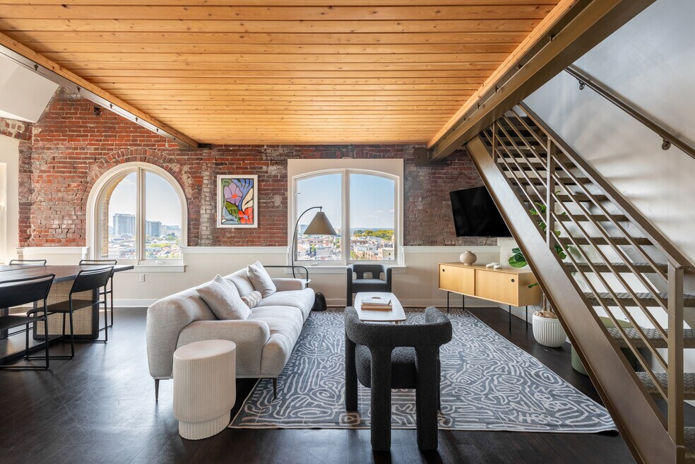 The Divine Lorraine, Philadelphia, PA 19123 - photo 1