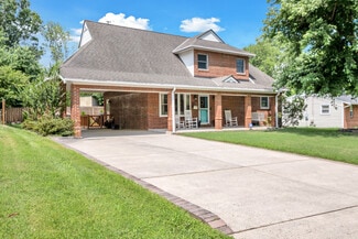 6100 Leewood Dr, Alexandria, VA 22310