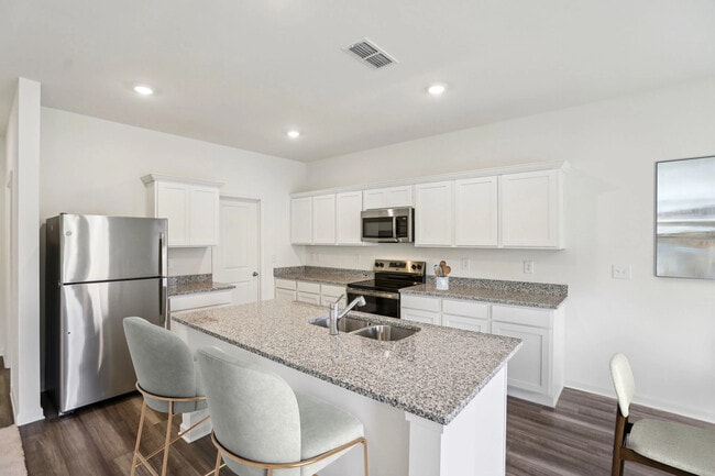 3706 Quartz Manor Dr unit 38808451, Angleton, TX 77515 - photo 3