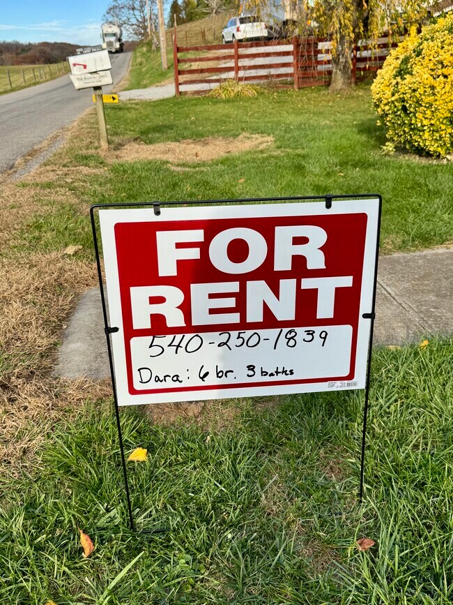 5163 Whitethorne Rd, Blacksburg, VA 24060 - photo 4