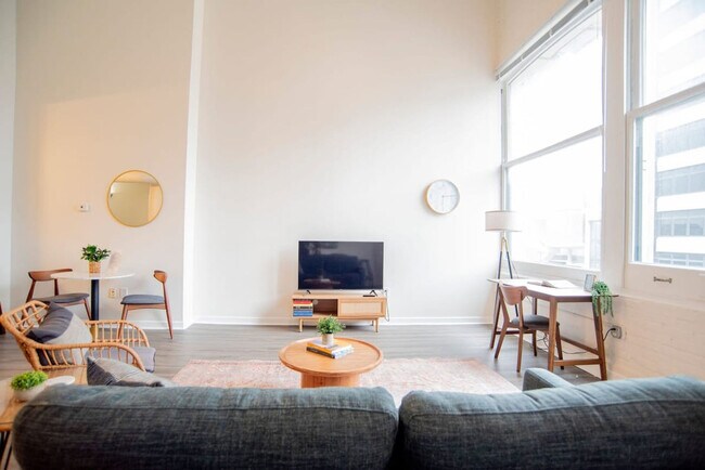 50 N Illinois St unit ID1014540P, Indianapolis, IN 46204 - photo 2