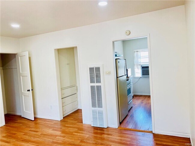 122 Elm Ave unit 11, Long Beach, CA 90802 - photo 7