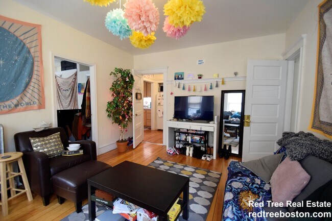 70 Quint Ave unit 1, Allston, MA 02134 - photo 3