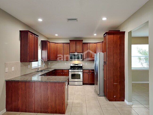 5654 Aaron Ct, Sarasota, FL 34232 - photo 4