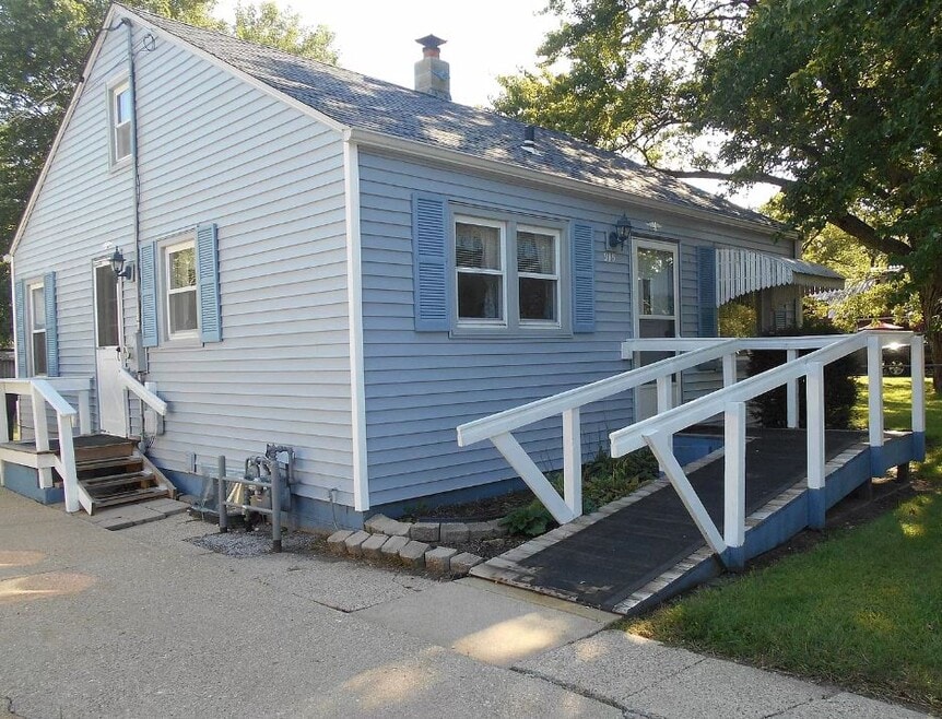 915 Marie Ave, Machesney Park, IL 61115 - photo 1