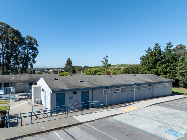 Central Bay High School provides top-notch facilities.