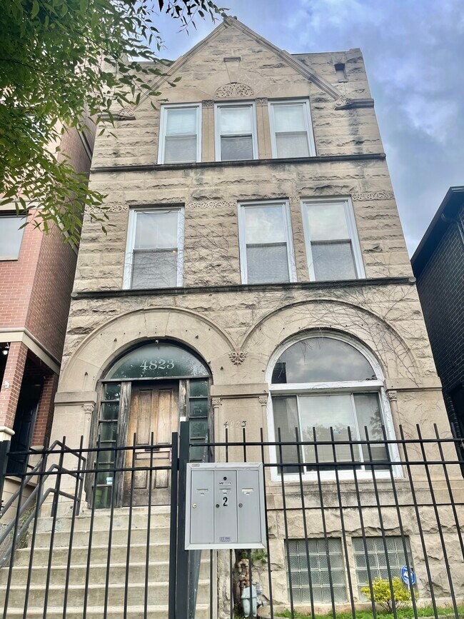 4823 S Champlain Ave Unit 2, Chicago, IL 60615