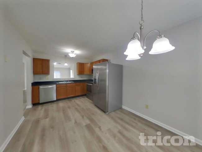 1039 Central Park Blvd S, Greenwood, IN 46143 - photo 4