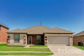 8217 Atherton St, Arlington, TX 76002