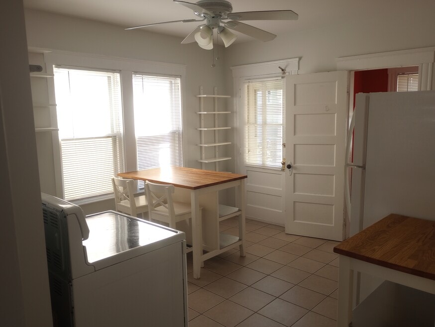 92 Thorpe St, Fairfield, CT 06824 - photo 1