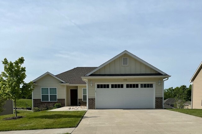 Manor Homes, Columbia, MO 65202 - photo 2