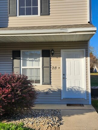 28 Peartree Ln, Glen Carbon, IL 62034