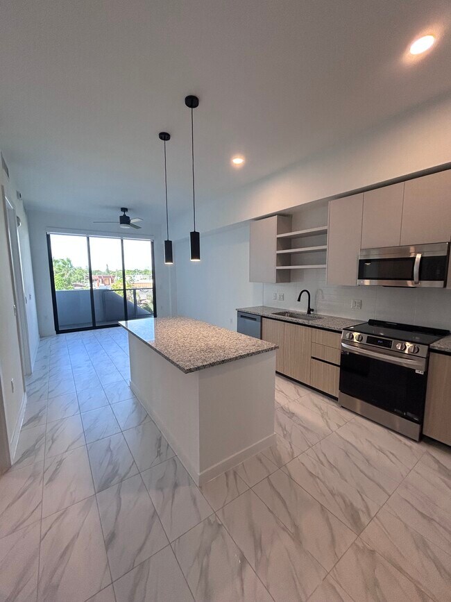 2303 NE 171st St unit A3, North Miami Beach, FL 33160 - photo 2