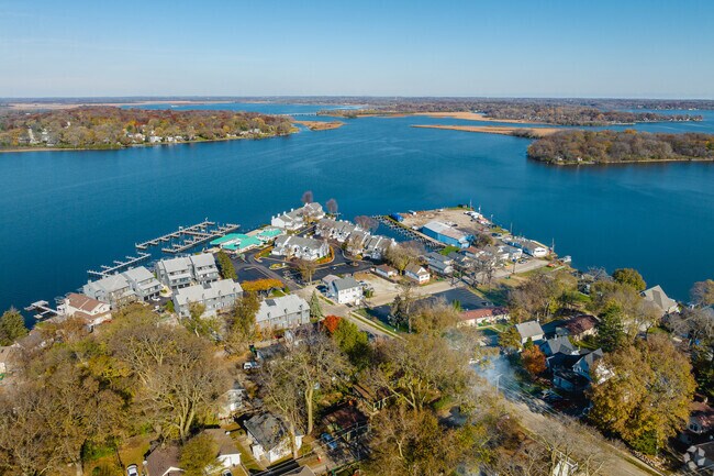 Three major lakes surround the town of Fox Lake, which are a part of the greater Chain O' Lakes.