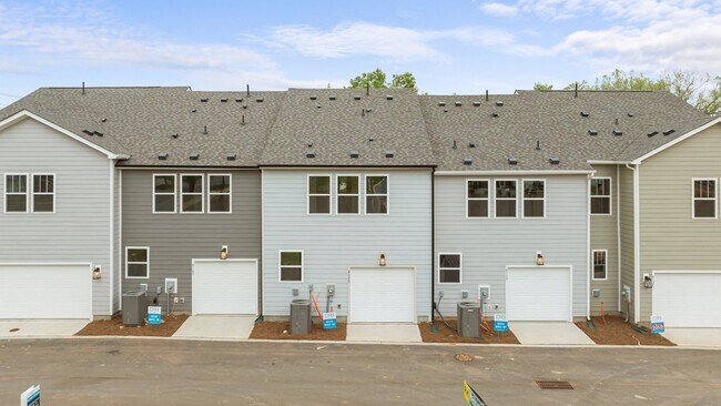 4113 Walking Ridge Rd, Charlotte, NC 28208 - photo 4