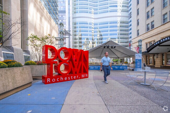 Downtown Rochester is filled with great food, amazing people, and top-notch health care.